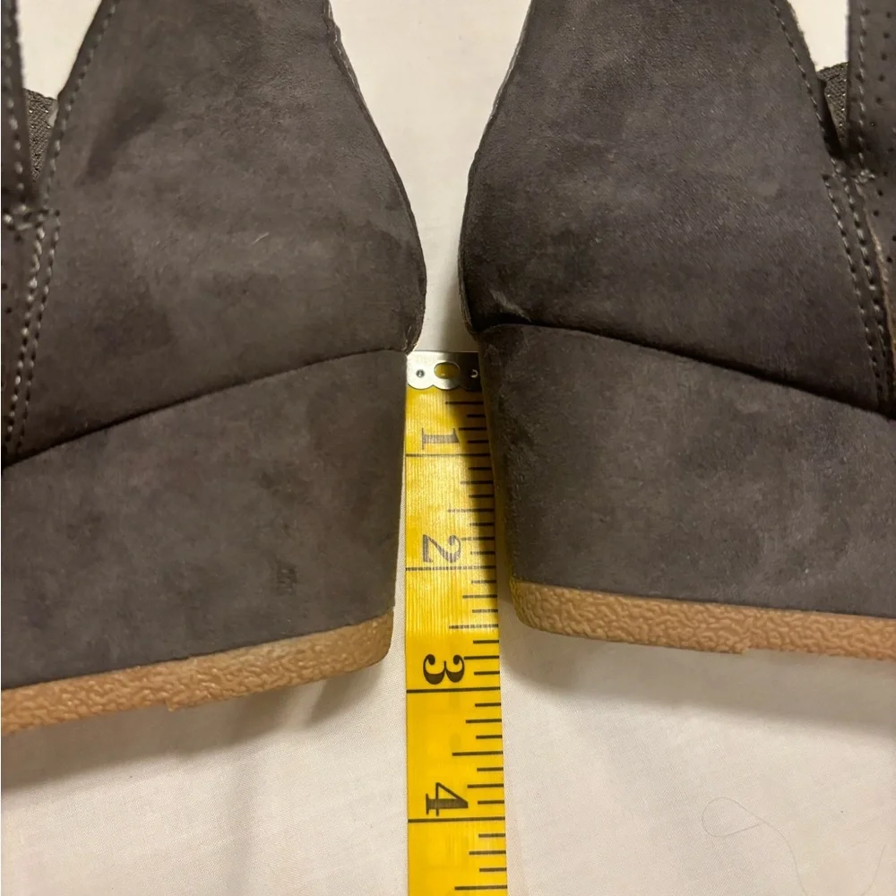 DV by Dolce Vida, gray perforated suede wedge, 8 - Picture 7 of 8